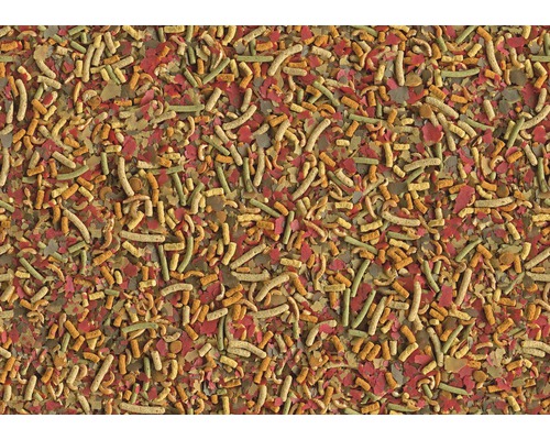 Close-up van vlokkenvoer en voedersticks voor vissen