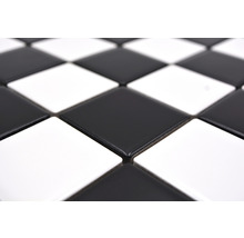 Close-up van zwart-witte schaakbordtegels