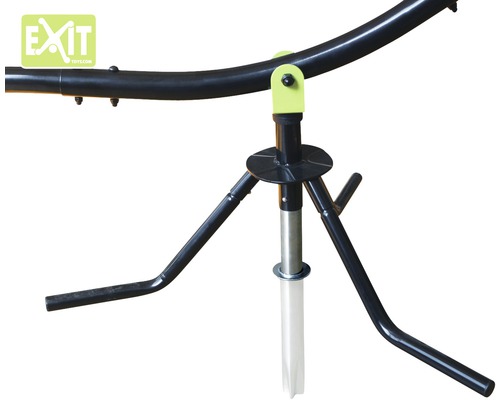 Detailopname van een EXIT Toys tuinschommel met driepootstatief