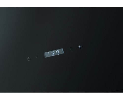 Bedieningspaneel van een afzuigkap met digitale display en symbolen voor bediening