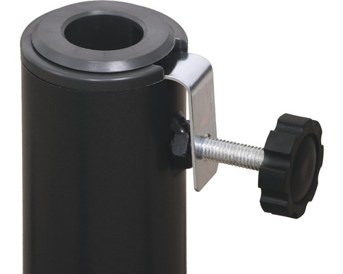 Detail van een beugel met schroef op een statief