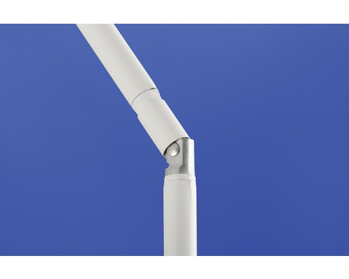 Detailopname van een wit parasolframe met scharnier
