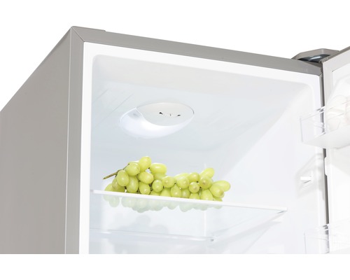 Interieur van een koelkast met druiven