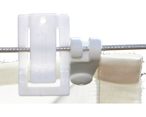 Gordijnhaak met gordijn en metalen rail