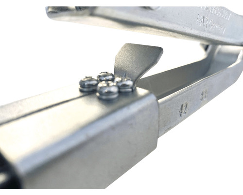 Metalen connector met schroeven