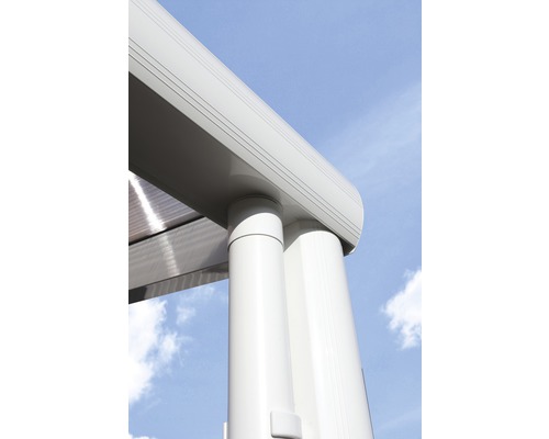 Detailweergave van een terrasoverkapping met palen