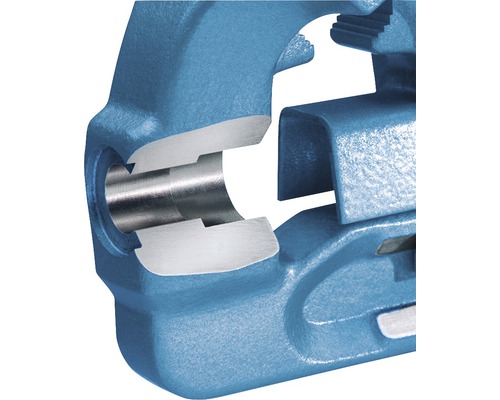 Detail van een pijptang die een metalen buis vasthoudt