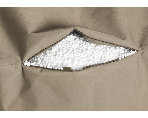 Detail van een zitzak met vulling via een open rits