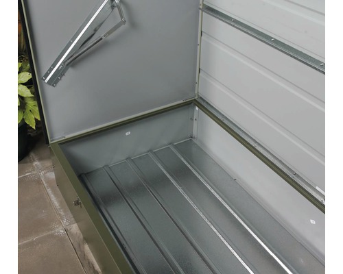 Geopende metalen tuinkast met geribbelde bodem