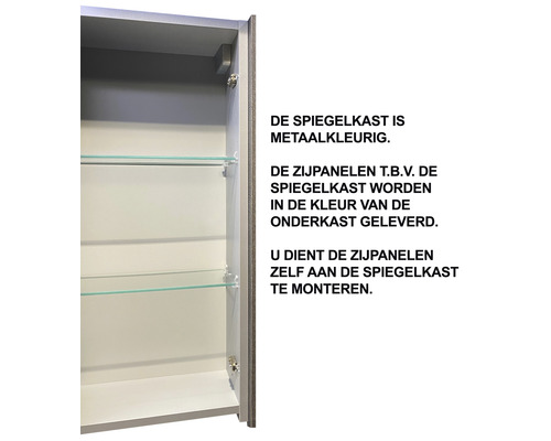 Geopende spiegelkast met glazen leggers