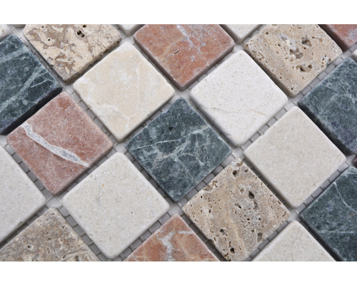 Mozaïektegels van natuursteen in het formaat 30 x 30 centimeter