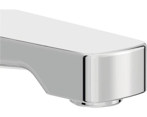 Gedetailleerde opname van een verchroomde kraanuitloop