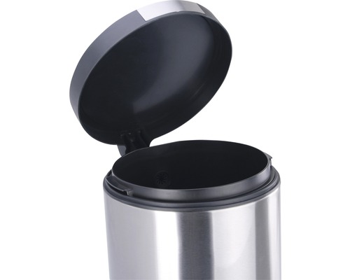 Geopende pedaalemmer van roestvrij staal met kunststof binnenemmer