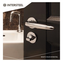 Intersteel Logo. Interieur van een badkamer met een kraan, een wastafel en een deurgarnituur met draaiknop.