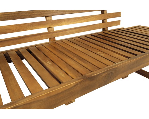 Detailopname van een houten tuinbank met lattenbodem en rugleuning