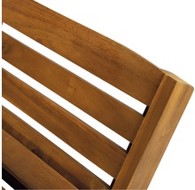 Gedetailleerde weergave van een houten tuinligbed met lattenbodem