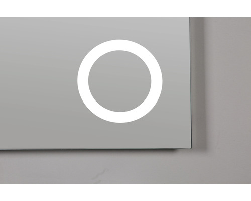 Detailopname van een spiegel met ledverlichting