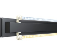LED-lamp met montagerail en twee fluorescentielampen