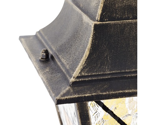 Detailopname van een buitenlamp met structuurglas