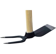 Dubbele hak met houten steel voor tuinwerkzaamheden