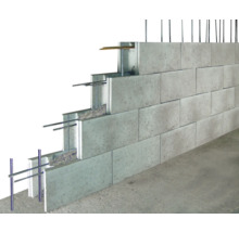 Metselwerk van betonblokken met stalen wapening