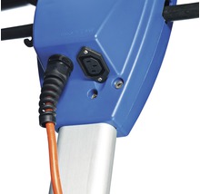 Detailweergave van een apparaatstekker met stroomkabel.