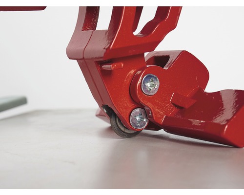 Gedetailleerde weergave van een rolmes met metalen elementen en schroeven