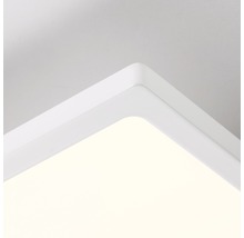 Gedetailleerde opname van een witte plafondlamp