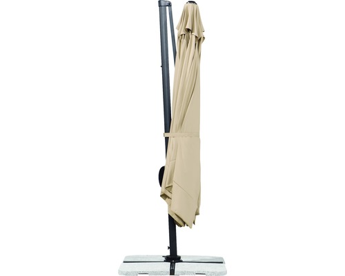 Gesloten zweefparasol met betonnen voet voor de tuin
