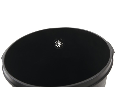 Zwarte plantenbak met waterafvoergat