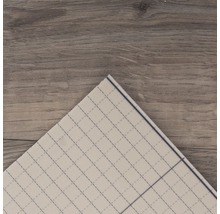 Vierkante snijmat op houten ondergrond