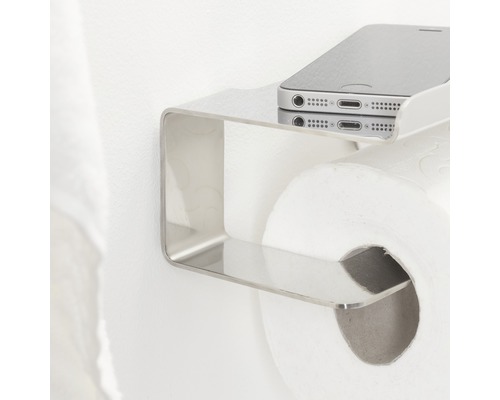 Toiletpapierhouder met opbergvak voor een mobiele telefoon.