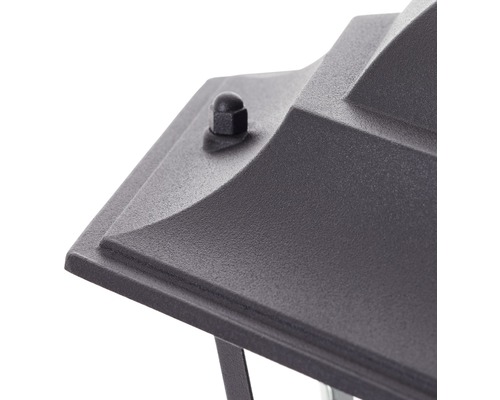 Gedetailleerde weergave van een buitenlamp met bevestigingsmateriaal