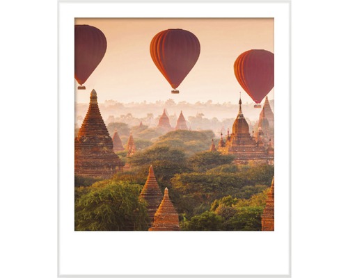 Decoratieve wanddecoratie met heteluchtballonnen boven tempels