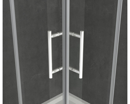 Detailaanzicht van een douchecabine met deurgrepen