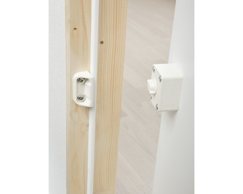Deurvastzetter voor bevestiging aan een houten deur