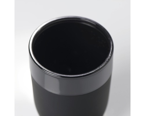 Bovenaanzicht van een zwarte thermosbeker