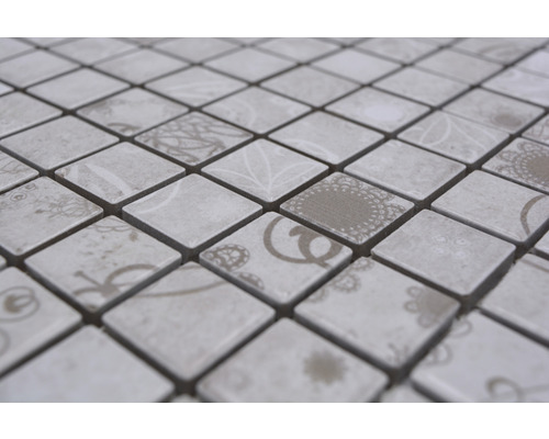 Close-up van vierkante mozaïektegels met patroon