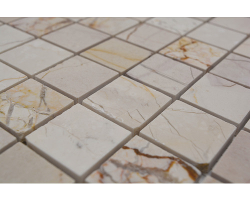 Close-up van vierkante mozaïektegels van marmer