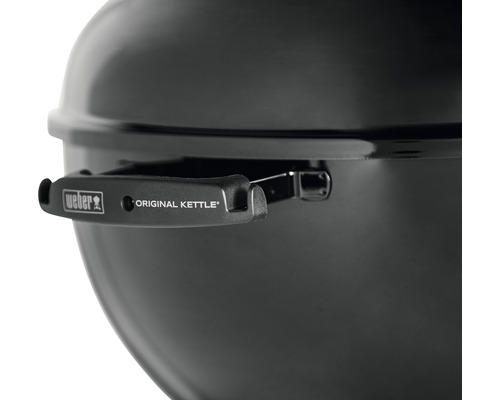 Weber logo op een Original Kettle barbecue