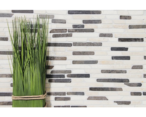 Decoratieve kunstplant voor een wand met steenlook