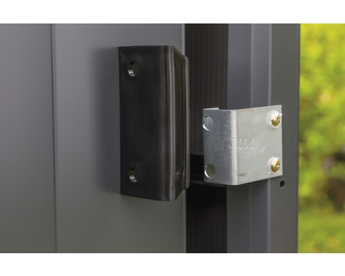 Gedetailleerde weergave van een poortvergrendeling met houder