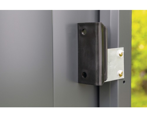 Detailopname van een aanslag met beugel en schroeven