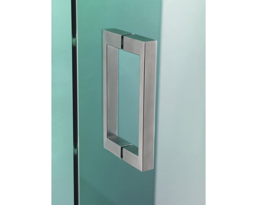 Metalen handgreep van een douchecabine