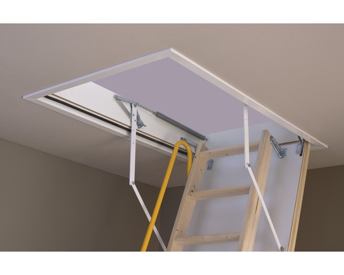Inklapbare houten zoldertrap met wit luikdeksel
