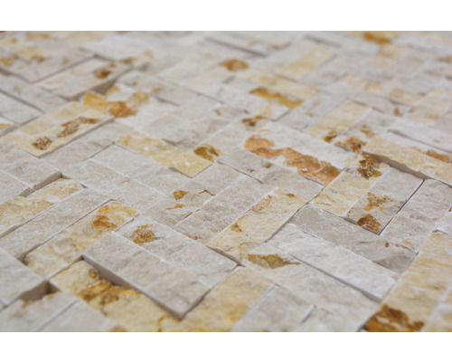 Natuursteenmozaïek in visgraatmotief