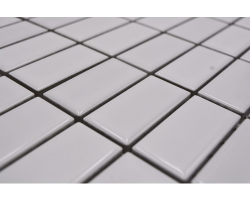 Rechthoekige, glanzende tegels, close-up