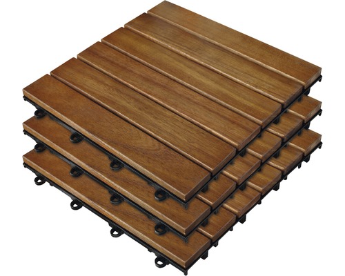 Stapel houten tegels voor buiten