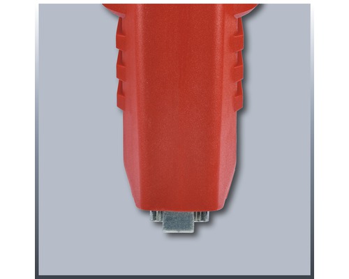 Detailopname van een rood gereedschap met metalen aansluiting