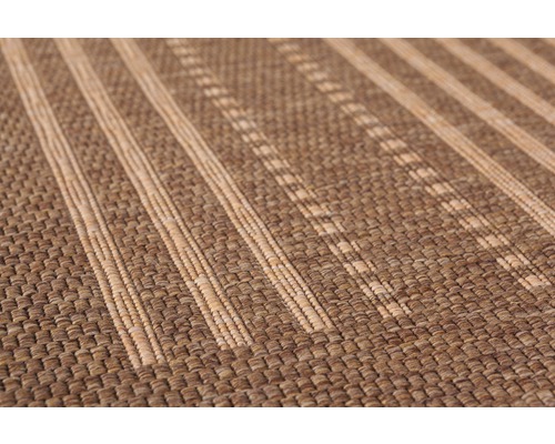 Vloerkleed van natuurlijke vezels met streepmotief